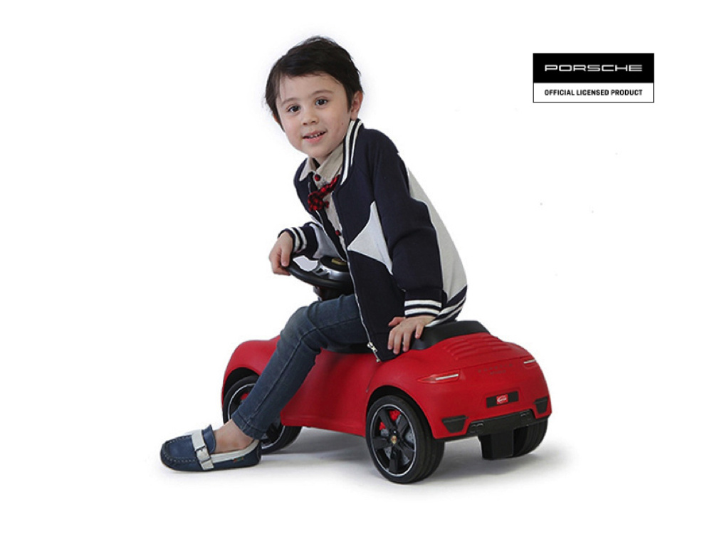 83400-porsche-loopauto-waling-car-foot-to-floor-at