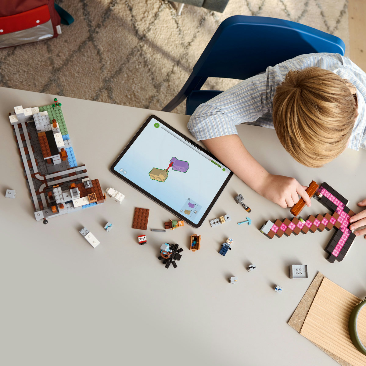 21277-lego-minecraft-3